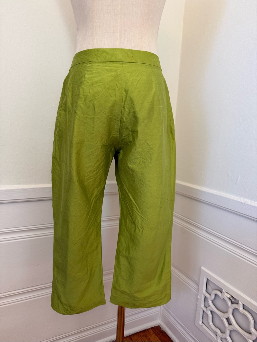 Nicole Miller Collection 100% Silk Chartreuse Cropped Pants Size 2 Y2K - Picture 2 of 6